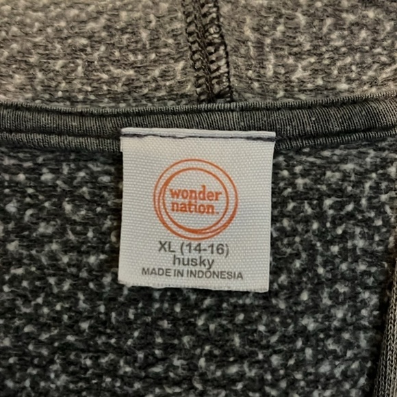 Wonder Nation gray distressed, pull over hoodie with front pockets, size XL - Picture 3 of 6